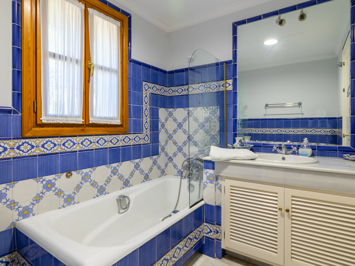 Villa Los Naranjos – 4 ch., piscine, vue golf - Photo 29