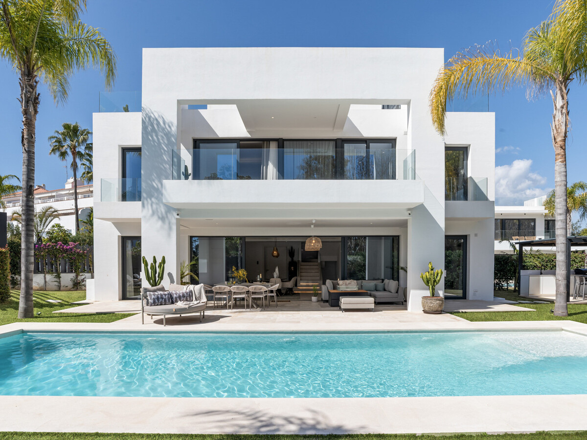 Villa 4 chambres avec piscine 12m et jacuzzi terrasse - Photo 2