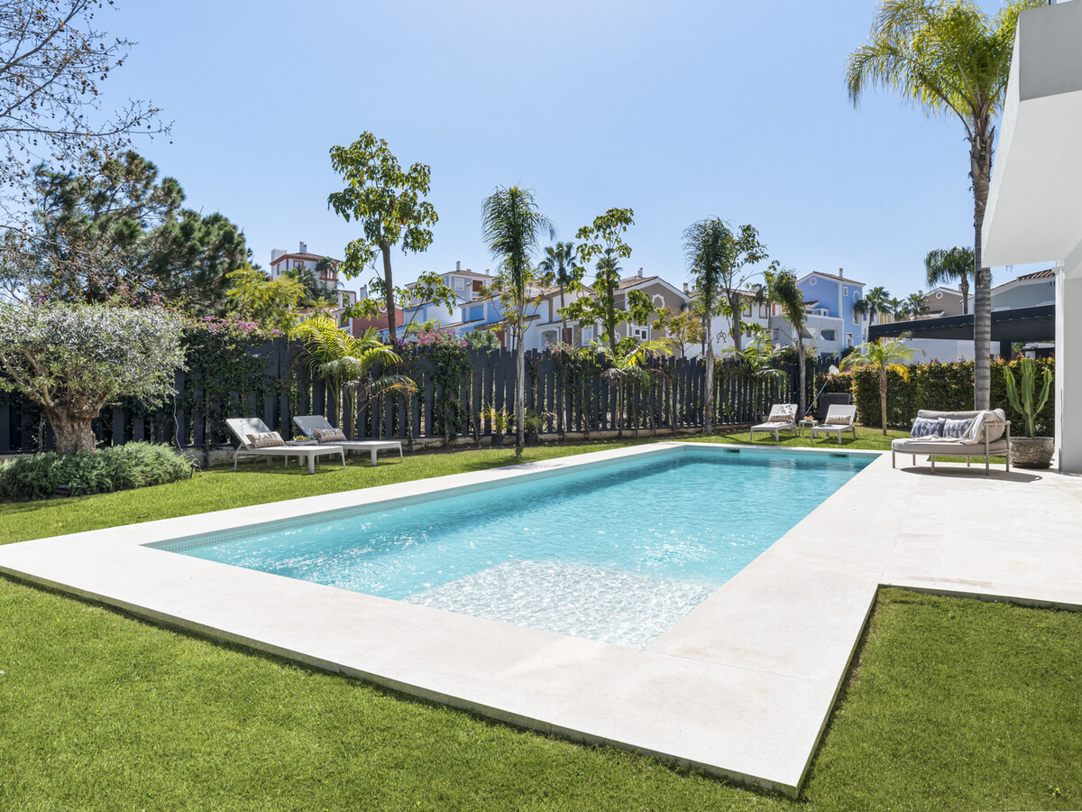 Villa 4 chambres avec piscine 12m et jacuzzi terrasse - Photo 4
