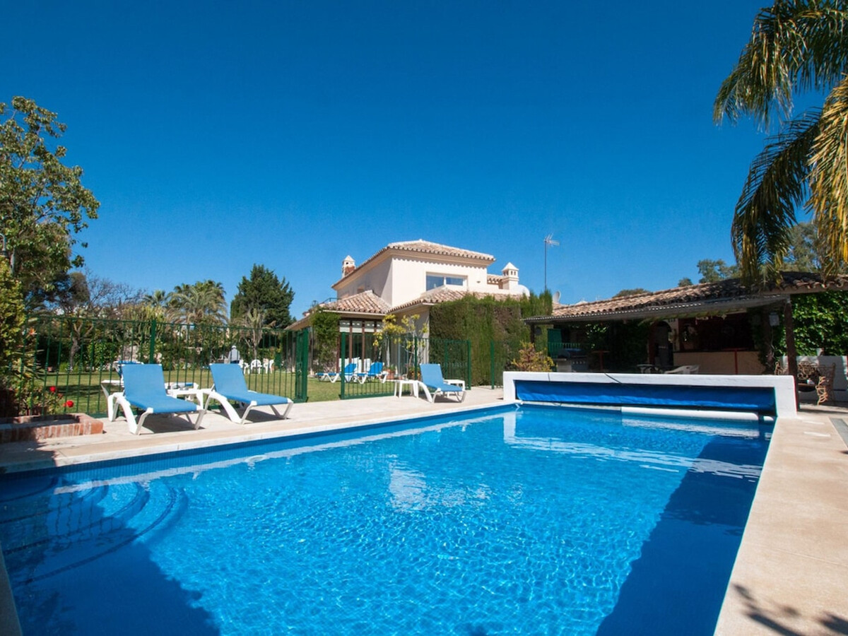 Villa 6 chambres avec piscine chauffée à Estepona - Photo 1
