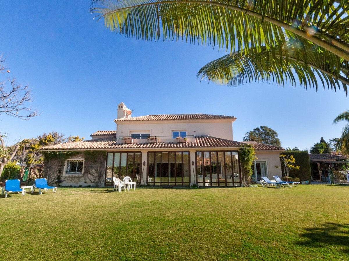 Villa 6 chambres avec piscine chauffée à Estepona - Photo 2