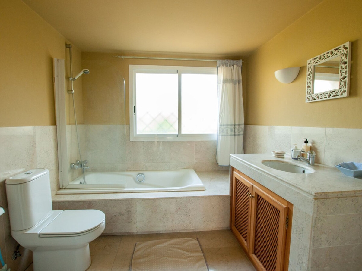 Villa 6 chambres avec piscine chauffée à Estepona - Photo 5