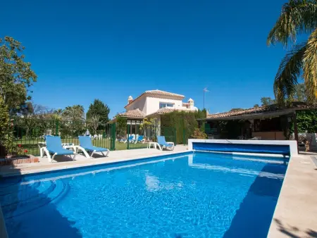 Villa 6 chambres avec piscine chauffée à Estepona