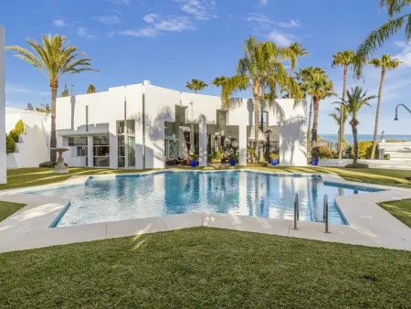 Villa 830 m² avec piscine privée et vue golf à Marbella : photo 3