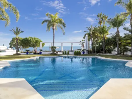 Villa 830 m² avec piscine privée et vue golf à Marbella : photo 5
