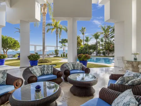Villa 830 m² avec piscine privée et vue golf à Marbella : photo 8