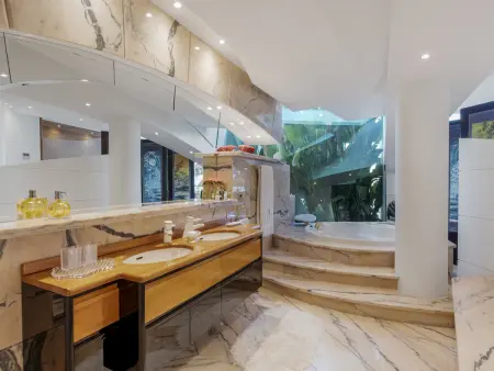 Villa 830 m² avec piscine privée et vue golf à Marbella : photo 26