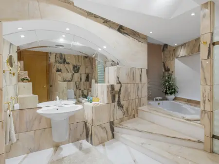 Villa 830 m² avec piscine privée et vue golf à Marbella : photo 29