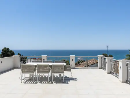 Villa Di Lusso – 5 chambres, piscine et terrasse vue mer : photo 2