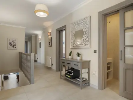 Villa Di Lusso – 5 chambres, piscine et terrasse vue mer : photo 17