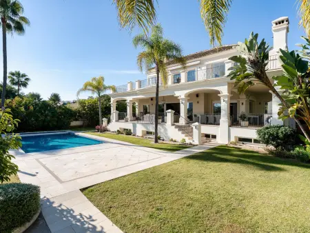 Location villa à Marbella Nueva Andalucia, Villa vue panoramique, piscine privÃ©e