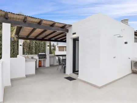 Townhouse rénové 3 chambres, terrasse toit BBQ à Marbella : photo 22