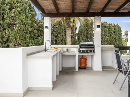 Townhouse rénové 3 chambres, terrasse toit BBQ à Marbella : photo 24