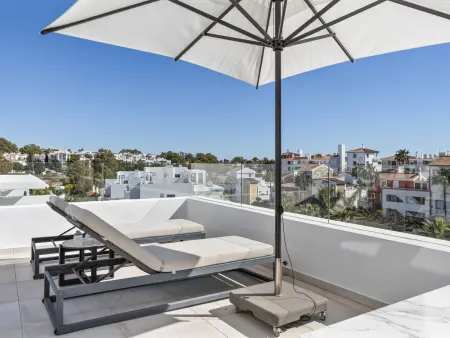 Penthouse duplex vue mer avec solarium et jacuzzi : photo 12