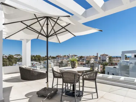 Penthouse duplex vue mer avec solarium et jacuzzi : photo 25