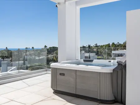 Penthouse duplex vue mer avec solarium et jacuzzi : photo 27