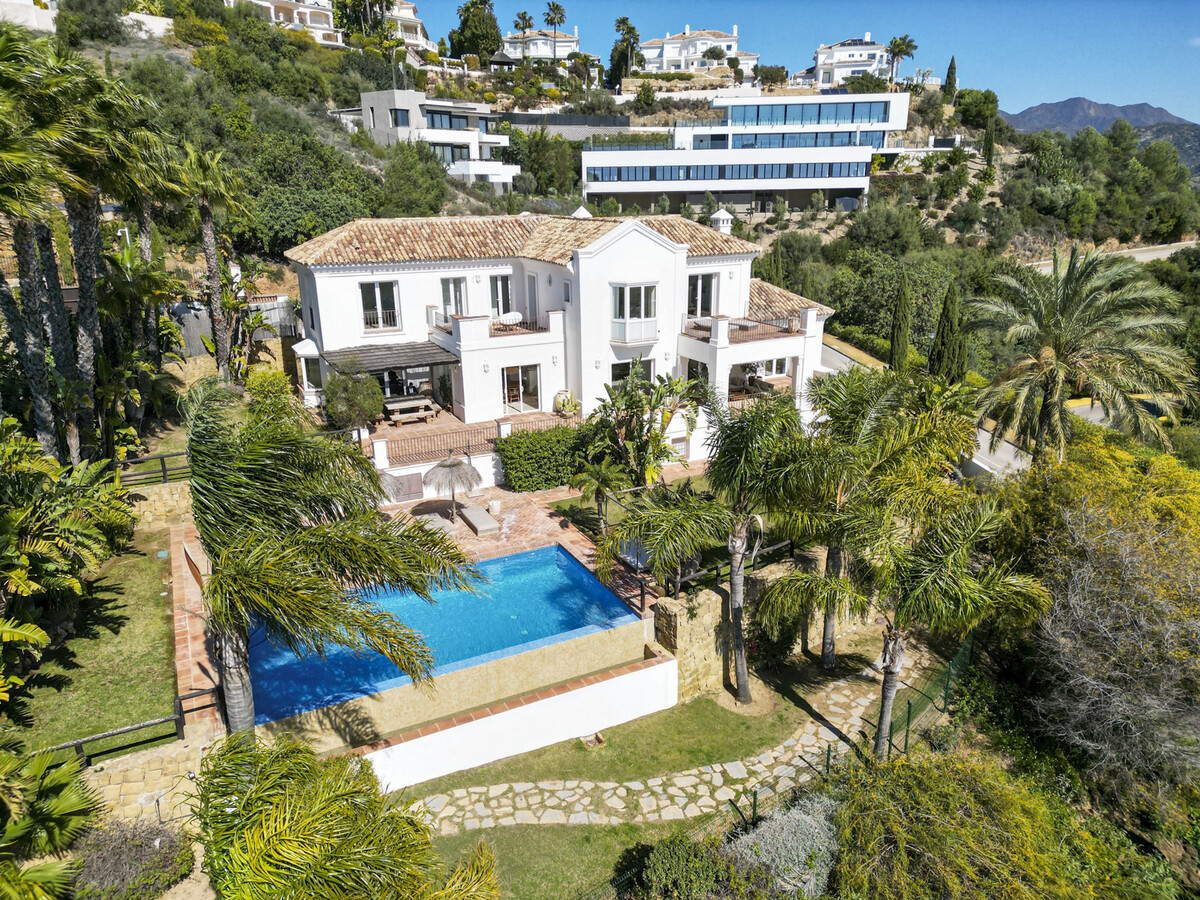Villa Los Monteros – 4 chambres, piscine et vues méditerranée - Photo 2