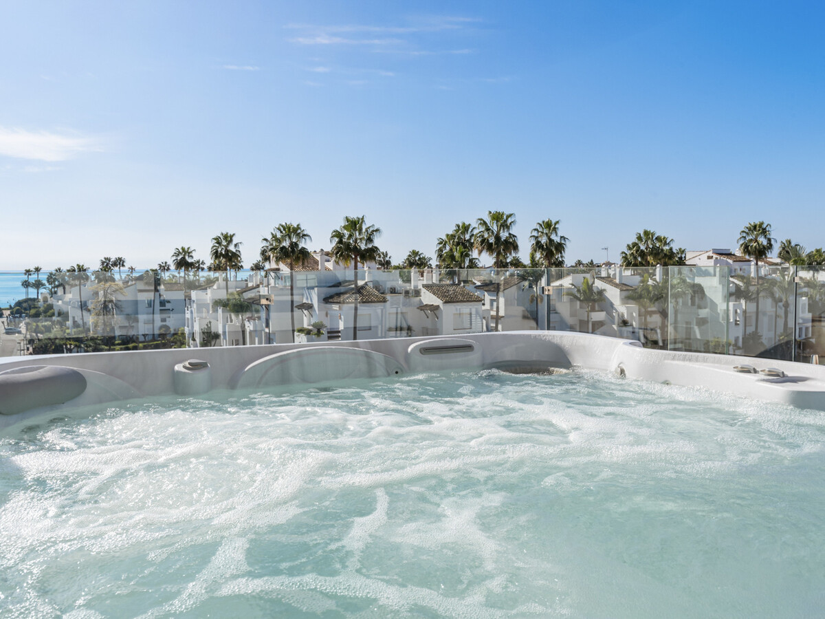 Penthouse 2 chambres, terrasse et jacuzzi à Estepona - Photo 5
