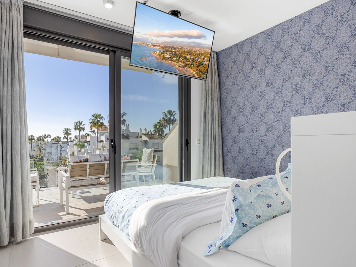 Penthouse 2 chambres, terrasse et jacuzzi à Estepona - Photo 18
