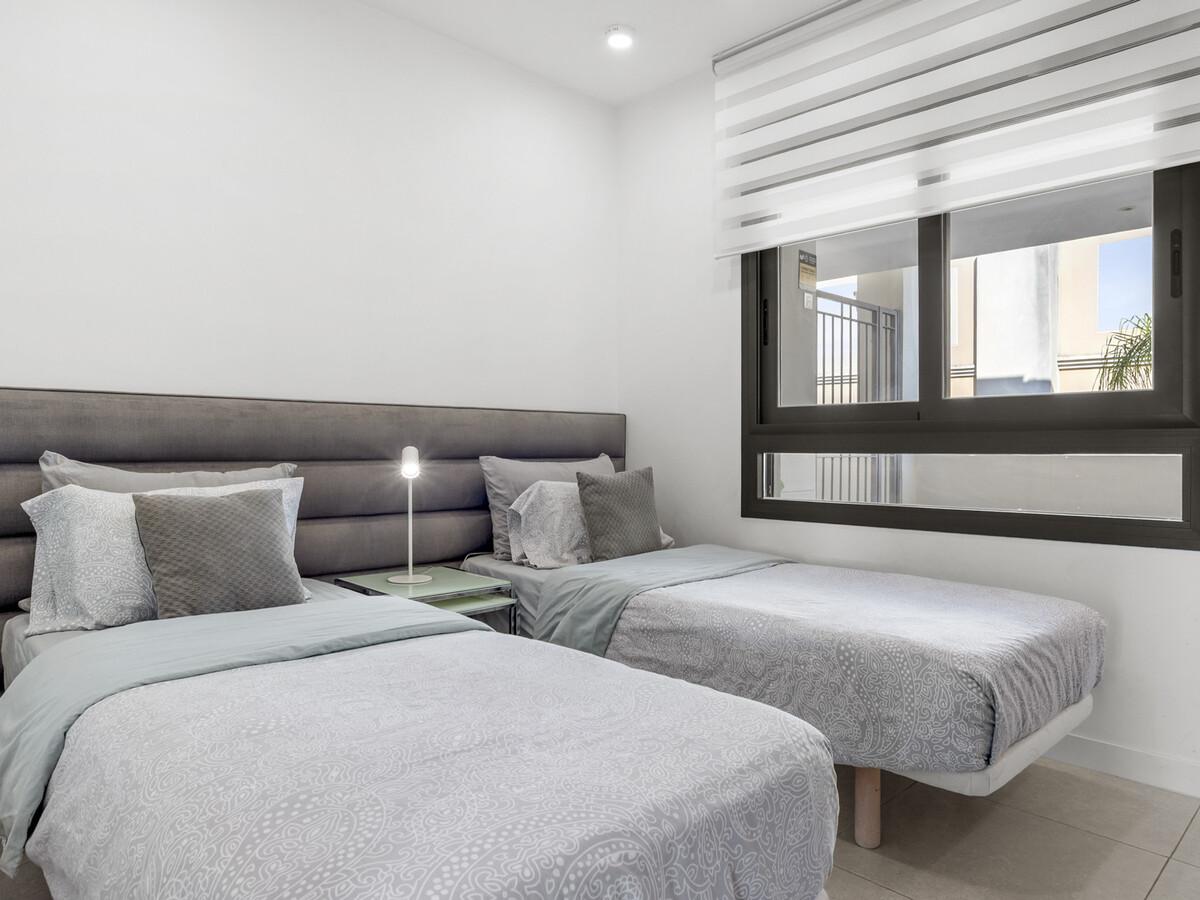 Penthouse 2 chambres, terrasse et jacuzzi à Estepona - Photo 20