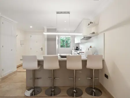 Appartement moderne, terrasse spacieuse à Marbella : photo 9