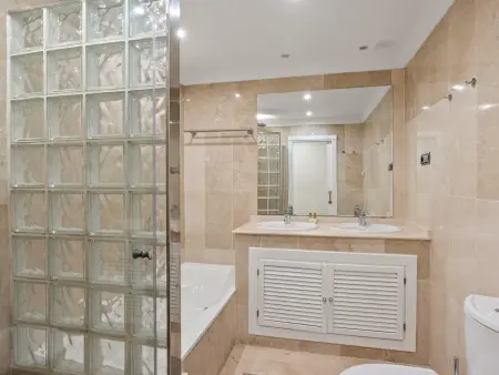 Appartement moderne, terrasse spacieuse à Marbella : photo 14