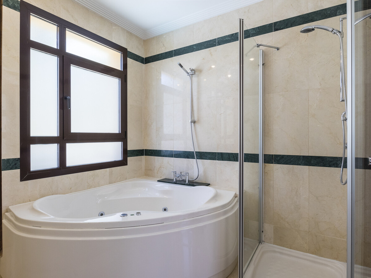 Villa moderne 4 chambres, piscine privée à Marbella - Photo 22