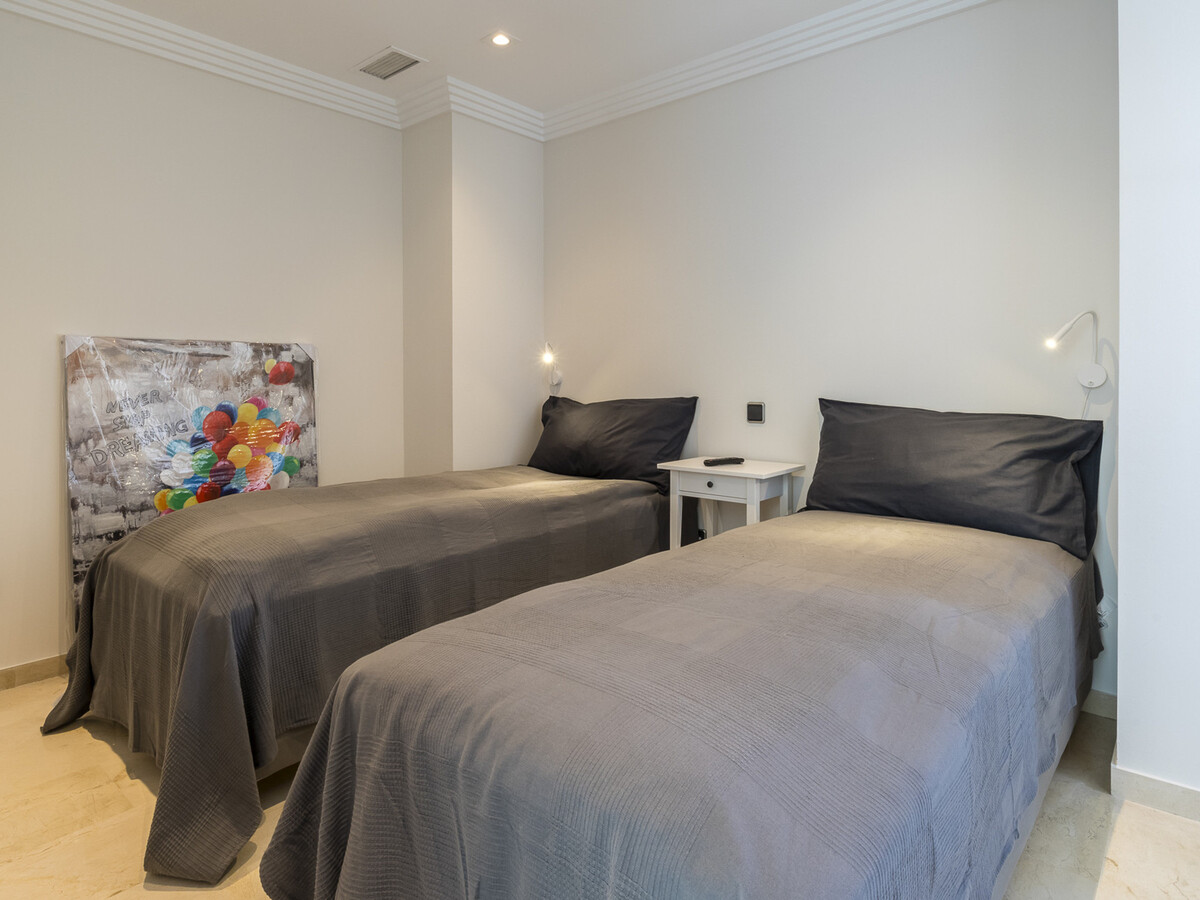 Villa moderne 4 chambres, piscine privée à Marbella - Photo 24