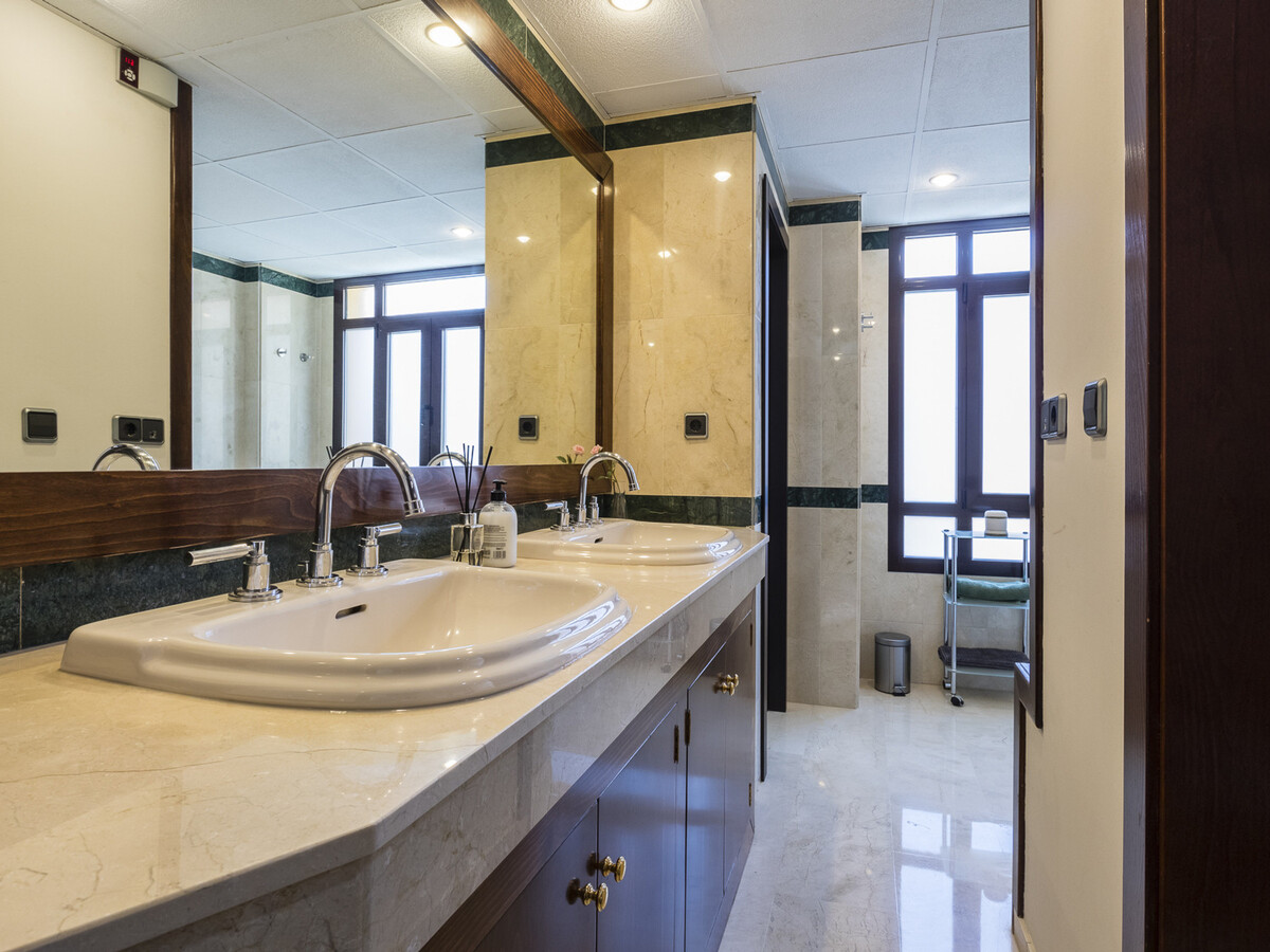Villa moderne 4 chambres, piscine privée à Marbella - Photo 26