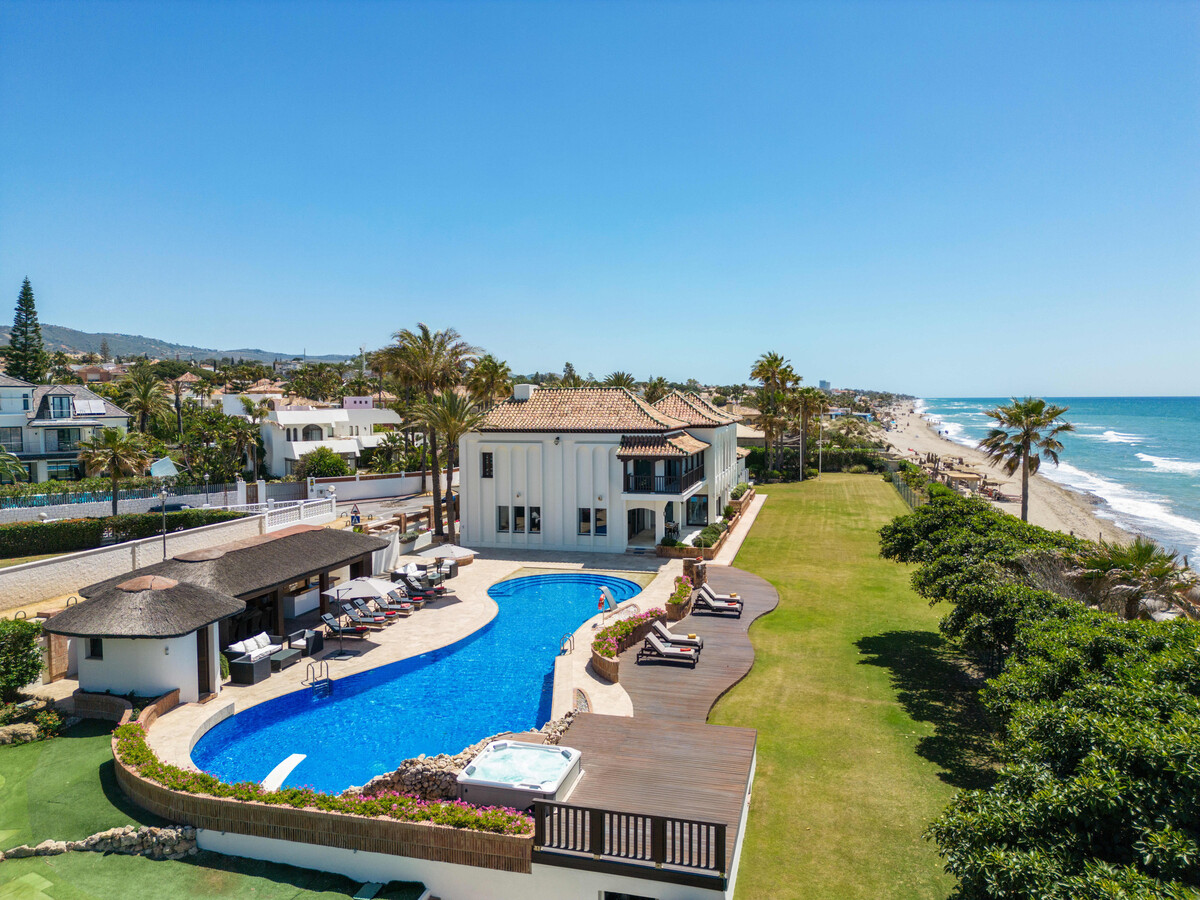 Villa 700m² front de mer, piscine 28m, 7 chambres - Photo 2