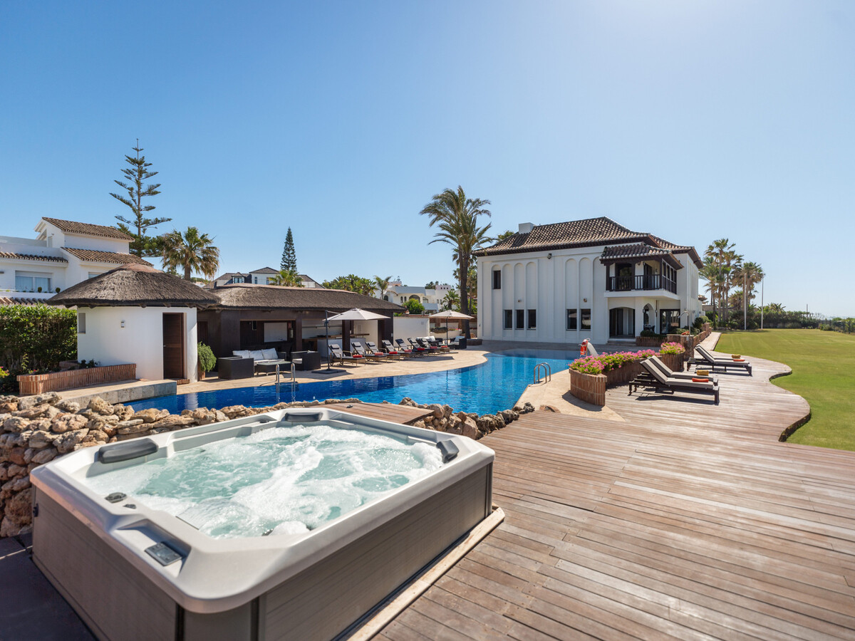 Villa 700m² front de mer, piscine 28m, 7 chambres - Photo 6