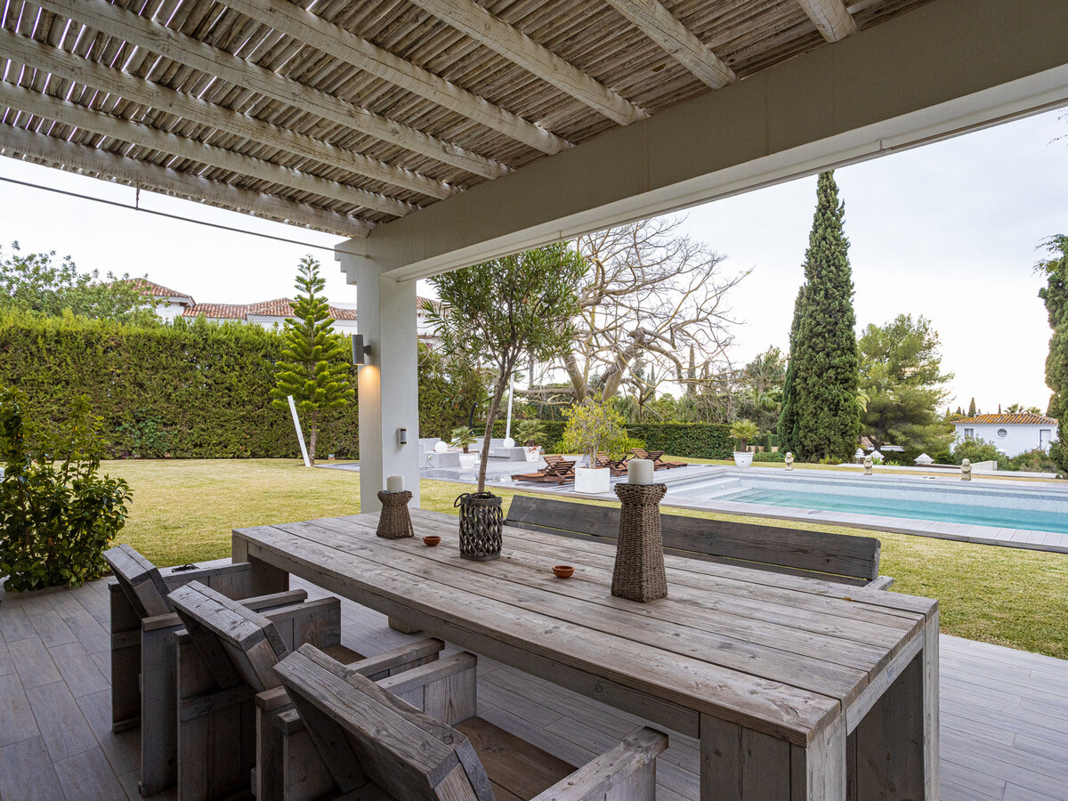 Villa 700m² front de mer, piscine 28m, 7 chambres - Photo 10