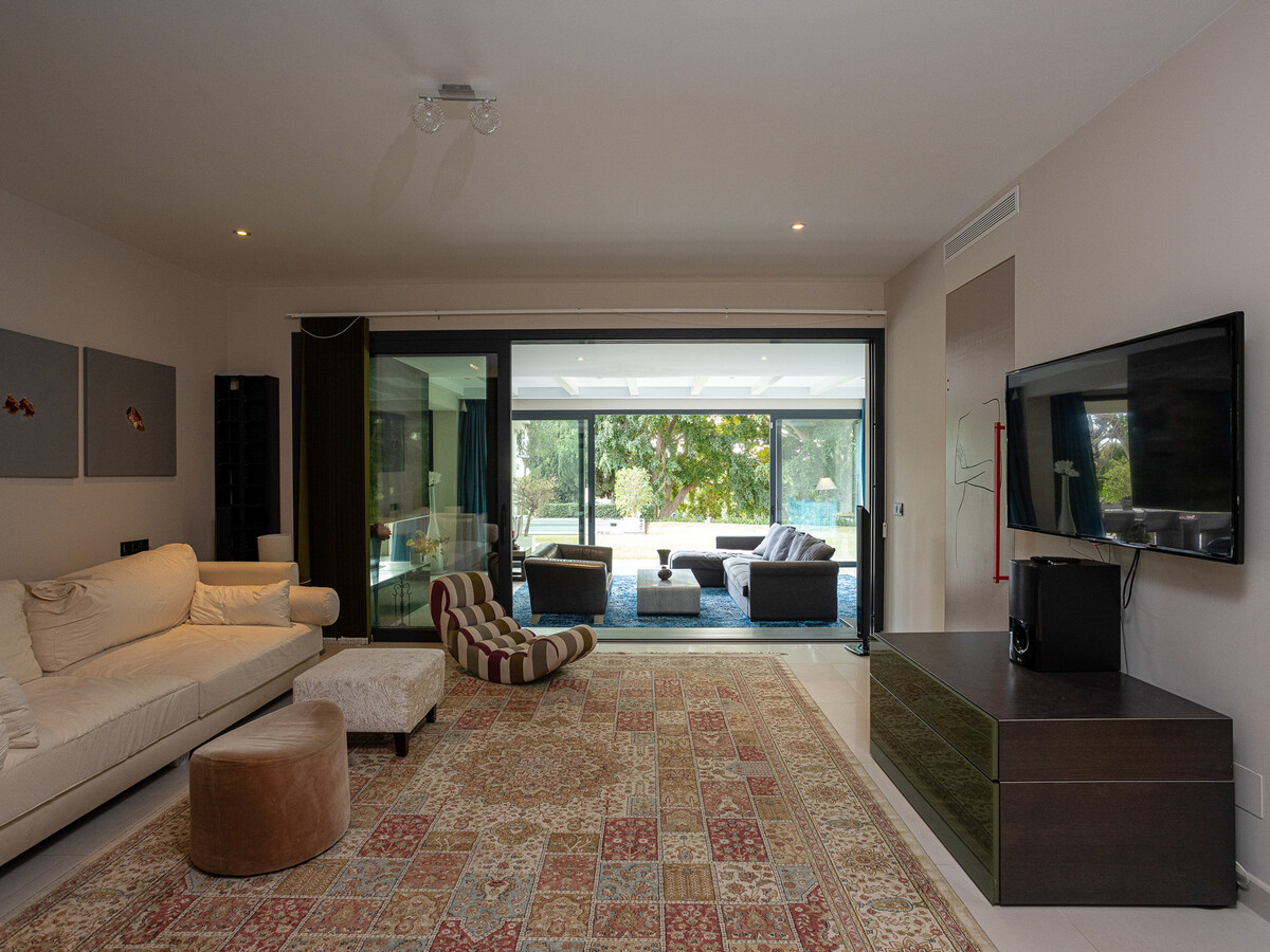 Villa 700m² front de mer, piscine 28m, 7 chambres - Photo 32