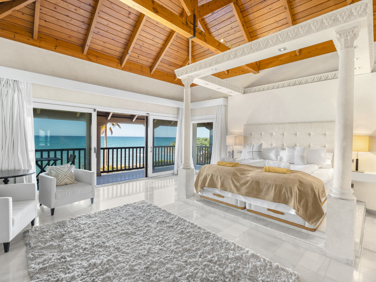 Villa 700m² front de mer, piscine 28m, 7 chambres - Photo 35