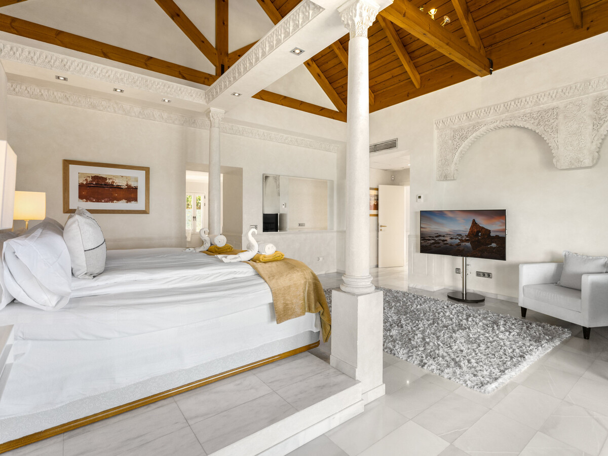 Villa 700m² front de mer, piscine 28m, 7 chambres - Photo 36