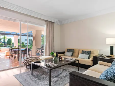Appartement 160 m² avec terrasse, piscine et jardin : photo 6