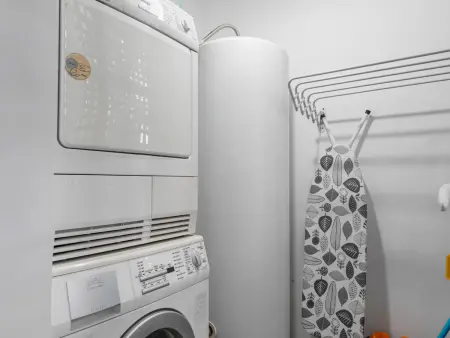Appartement 160 m² avec terrasse, piscine et jardin : photo 14
