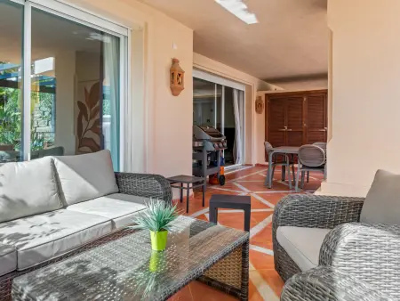Appartement 160 m² avec terrasse, piscine et jardin : photo 15