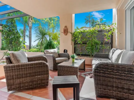 Appartement 160 m² avec terrasse, piscine et jardin : photo 16