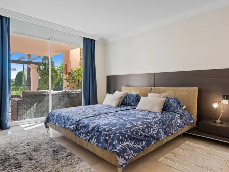 Appartement 160 m² avec terrasse, piscine et jardin : photo 18