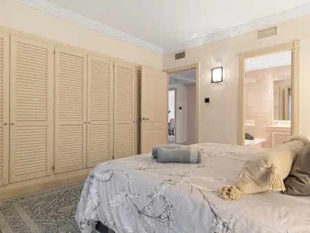 Appartement 160 m² avec terrasse, piscine et jardin : photo 23