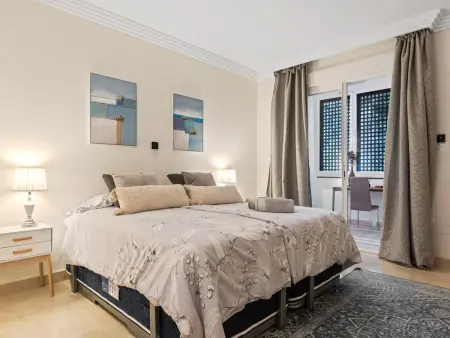 Appartement 160 m² avec terrasse, piscine et jardin : photo 27