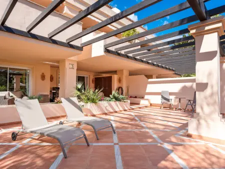 Appartement 160 m² avec terrasse, piscine et jardin : photo 29
