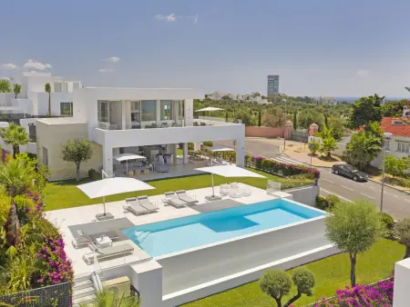 Villa 4 chambres vue mer avec piscine à débordement