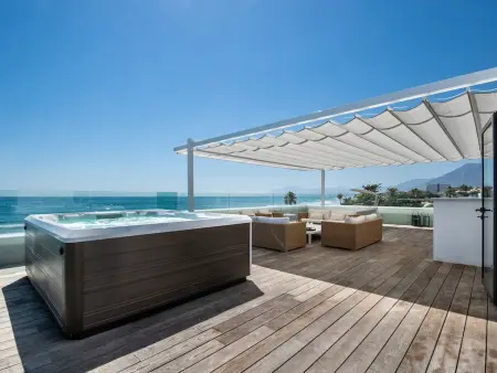 Villa front de plage Marbella, 6 ch, terrasse 150m² jacuzzi : photo 4