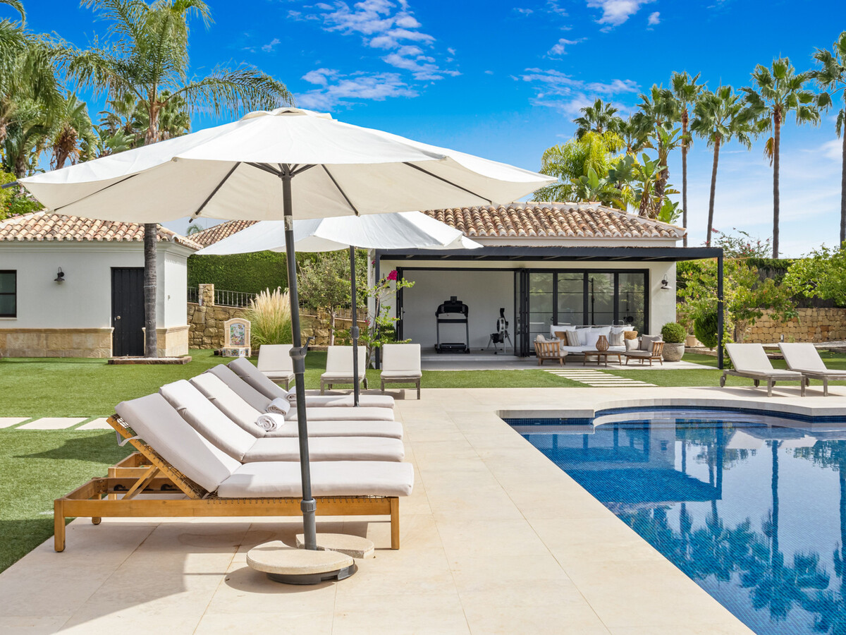 Villa Paraiso Estepona : 5 chambres, piscine & terrain double - Photo 5