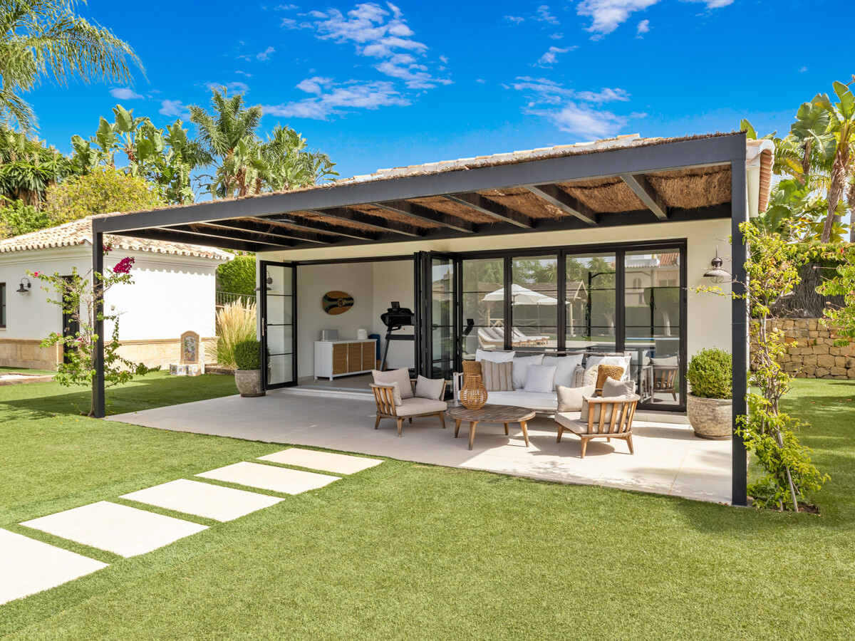 Villa Paraiso Estepona : 5 chambres, piscine & terrain double - Photo 8