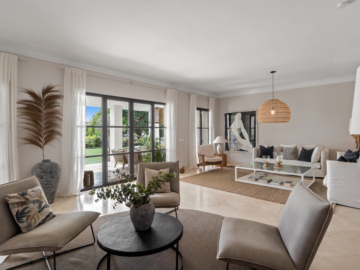Villa Paraiso Estepona : 5 chambres, piscine & terrain double - Photo 27