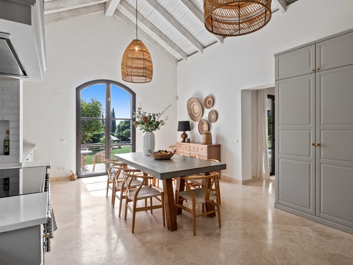 Villa Paraiso Estepona : 5 chambres, piscine & terrain double - Photo 30
