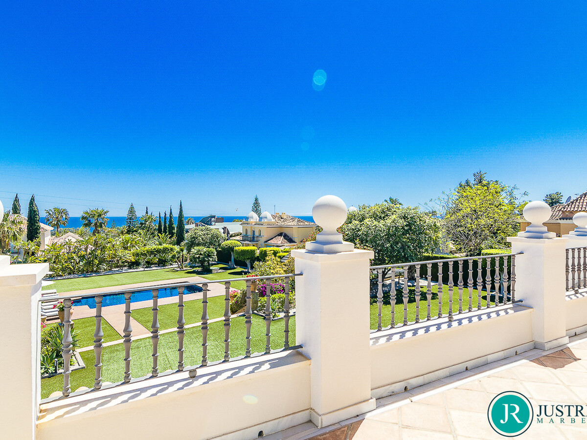 Villa Paraiso Estepona : 5 chambres, piscine & terrain double - Photo 33